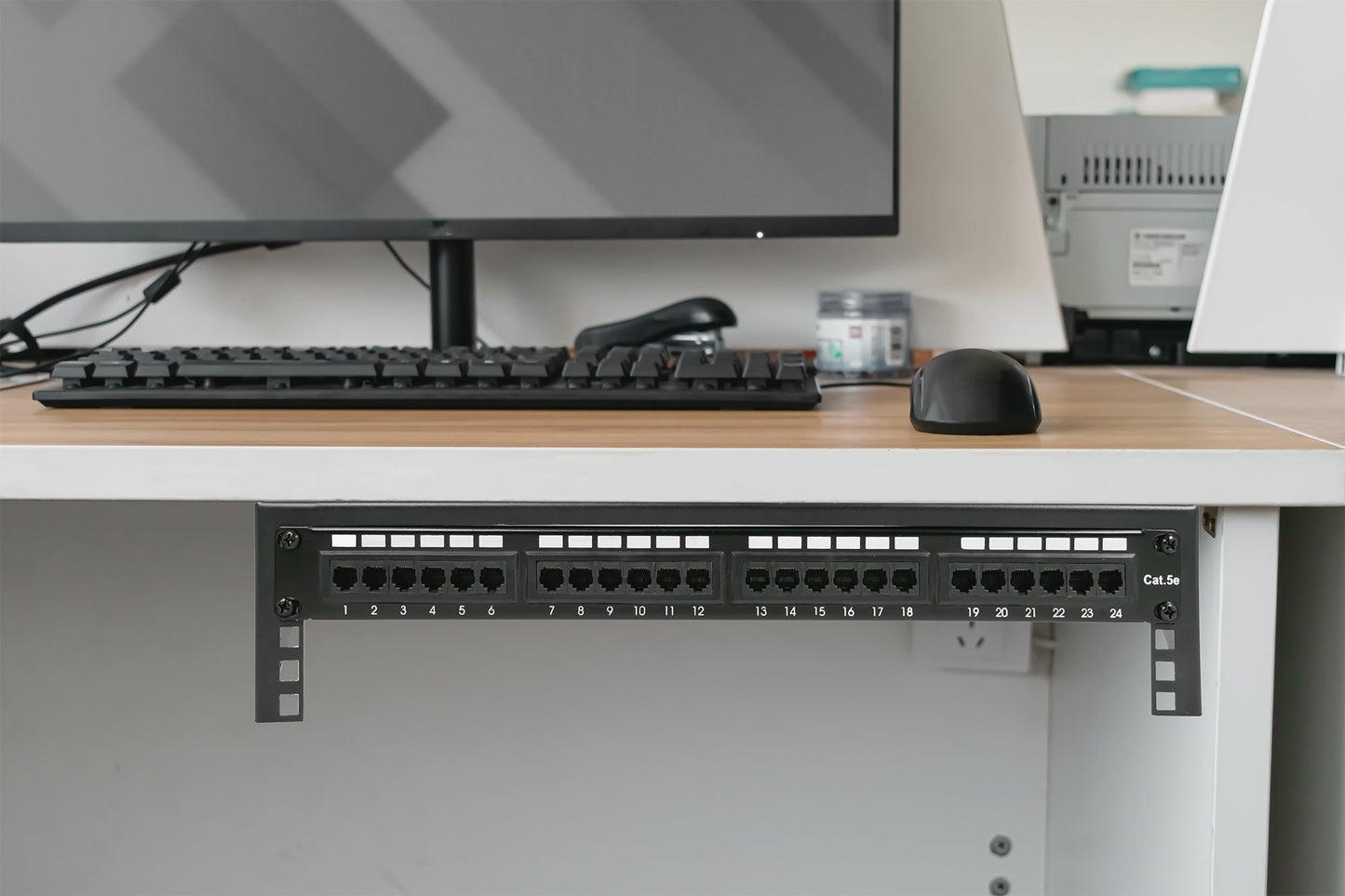 19" verticale muurbeugel 2U zwart