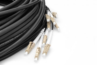 Reeds geassembleerde, 30 M universele breakout glasvezelkabel, multimode OM4, 12 vezels, LC/UPC - LC/UPC